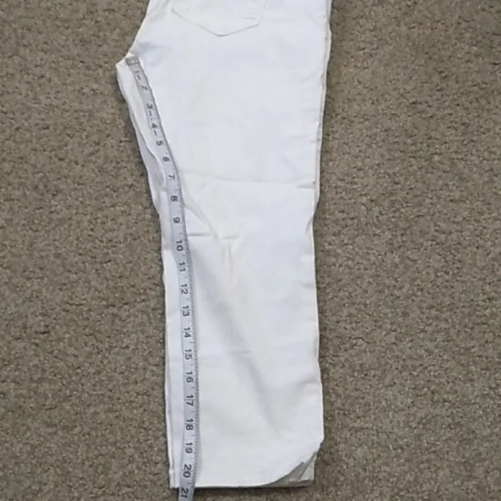 2/$15 Ann Taylor capri - Picture 6 of 7